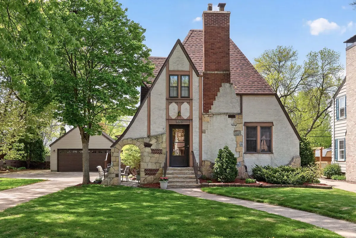 933 Delaware Avenue, Mendota Heights, MN 55118 - #1