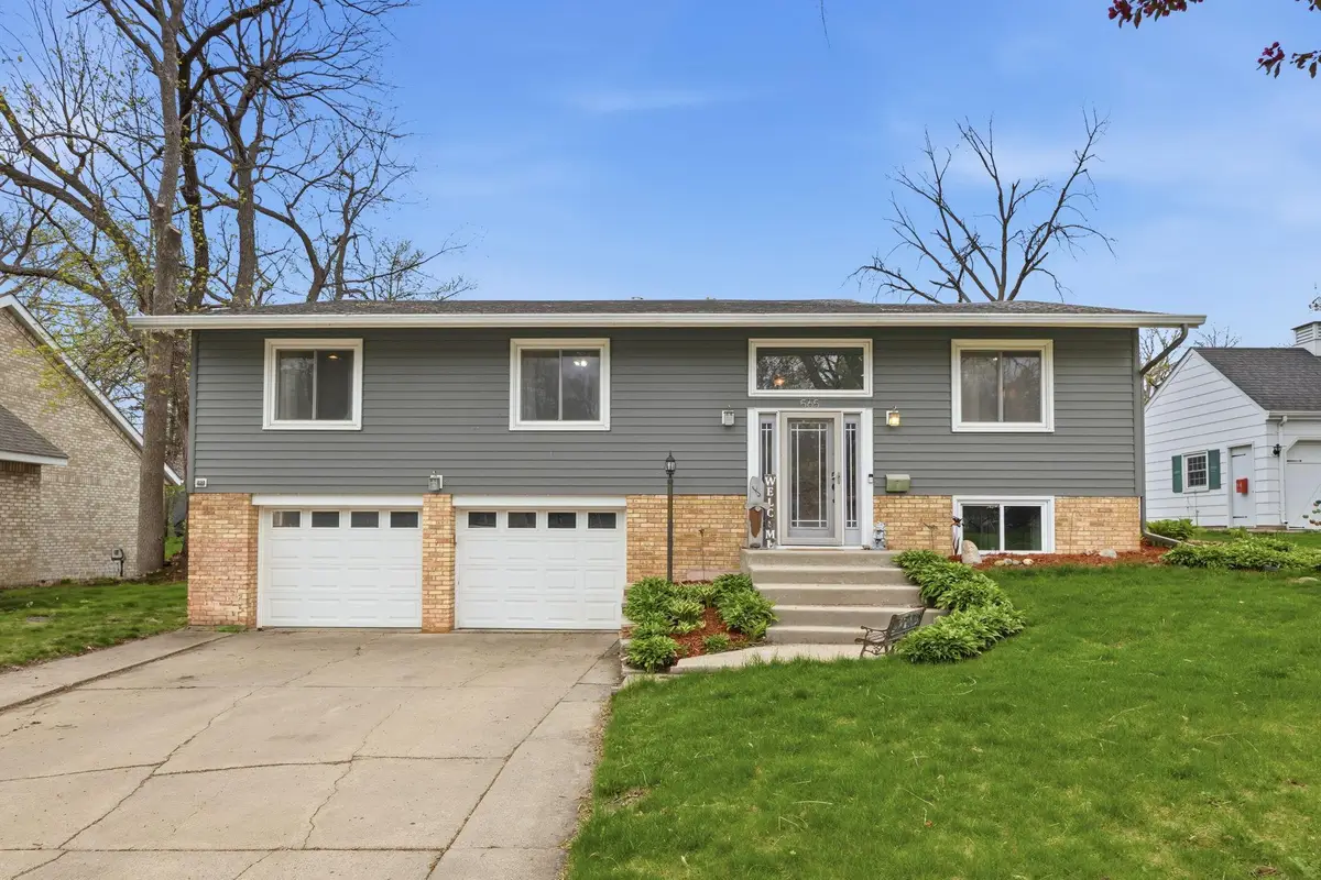 565 3rd Avenue Sw, Hutchinson, MN 55350 - #1