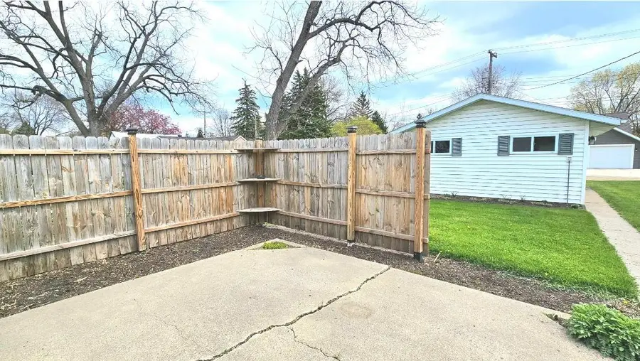 102 E 9th Street, Morris, MN 56267 - #3