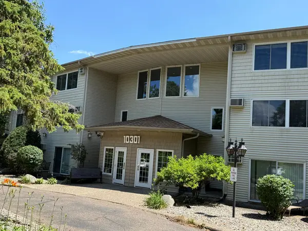 10301 Cedar Lake Road #102, Hopkins, MN 55305