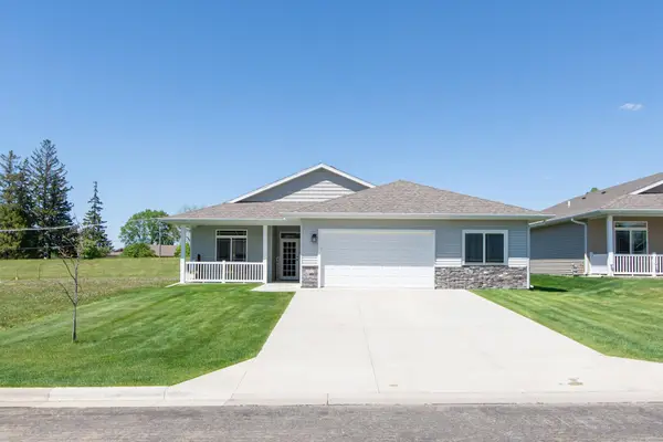 1552 Eagle Ridge Street Ne, Owatonna, MN 55060