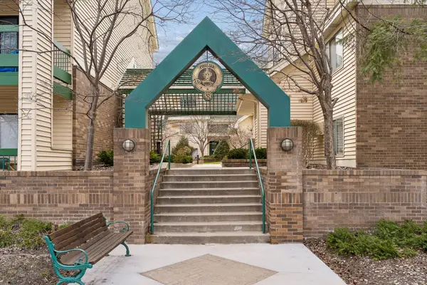 7614 York Avenue S #3215, Edina, MN 55435