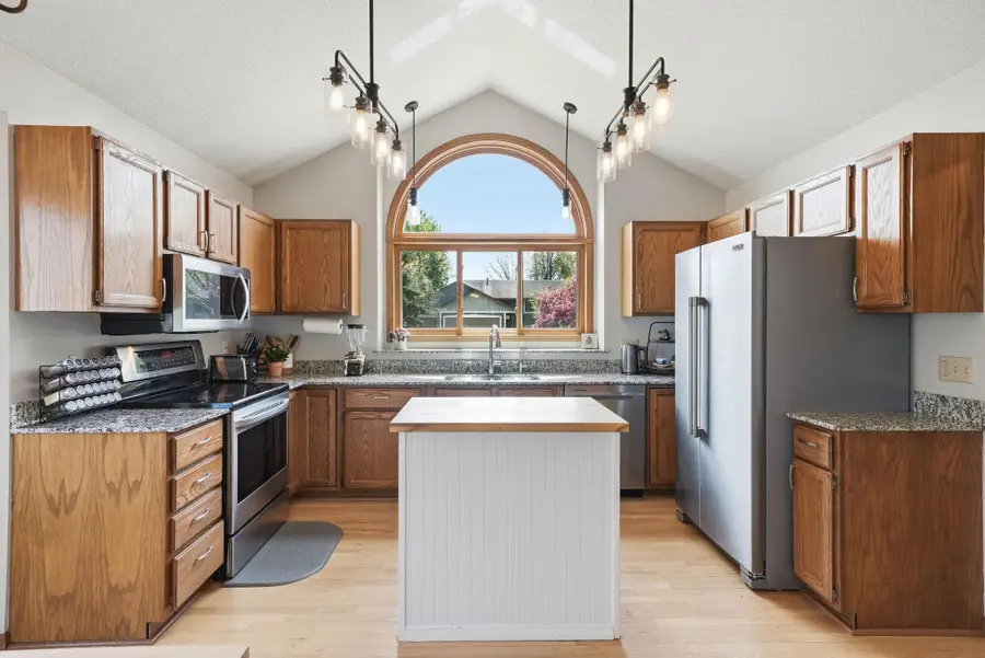 7135 Upper 157th Street W, Apple Valley, MN 55124 - #3