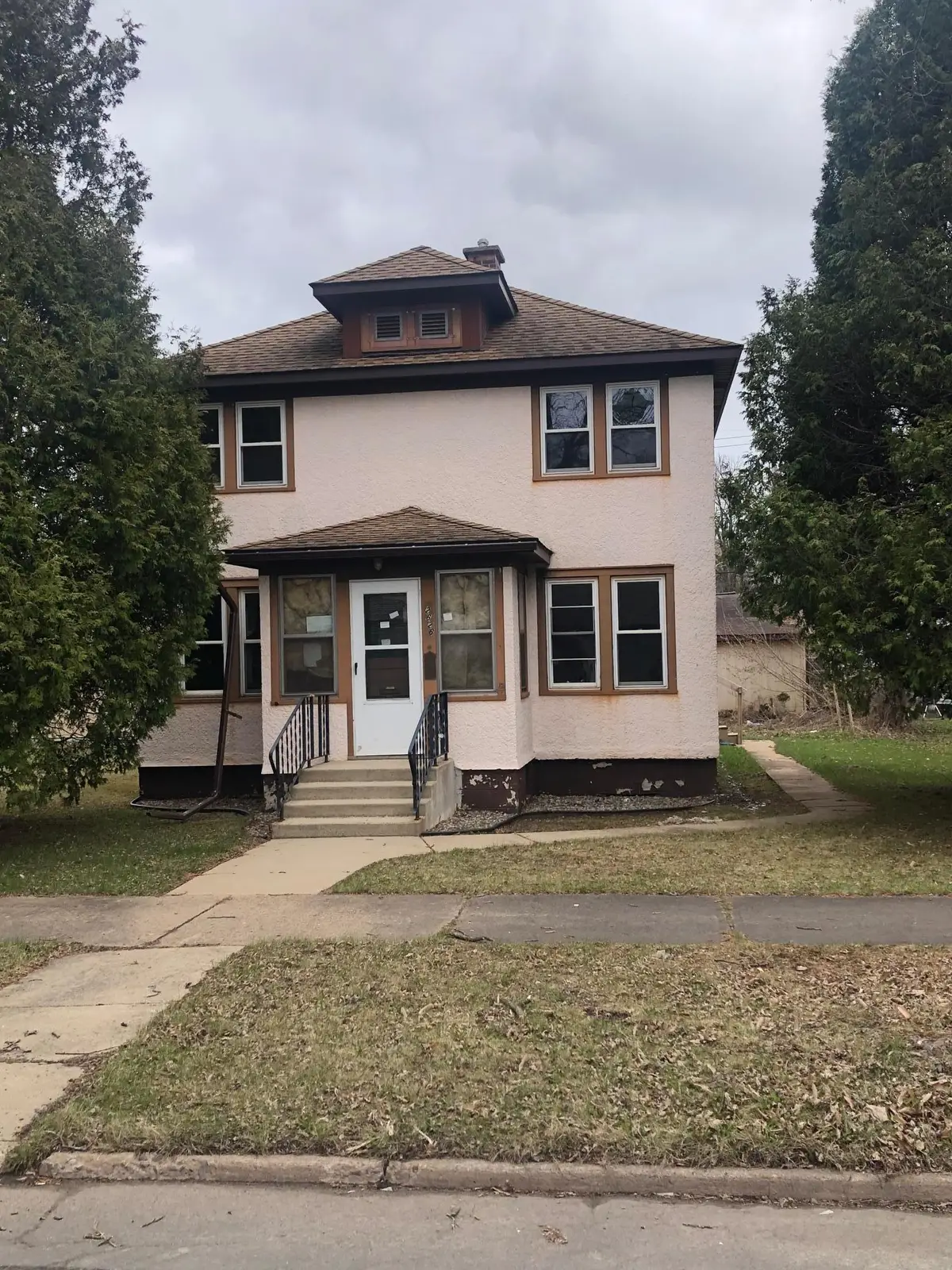 2626 6th Avenue E, Hibbing, MN 55746 - #1
