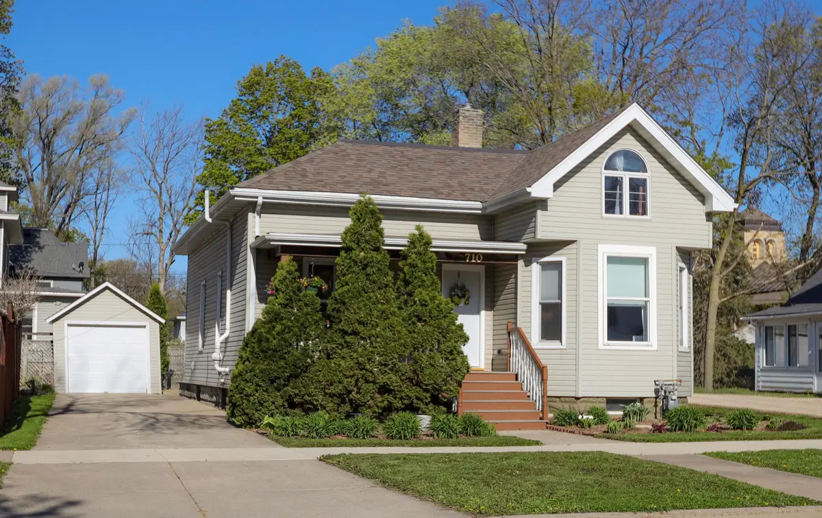 710 1st Avenue Nw, Faribault, MN 55021 - #1