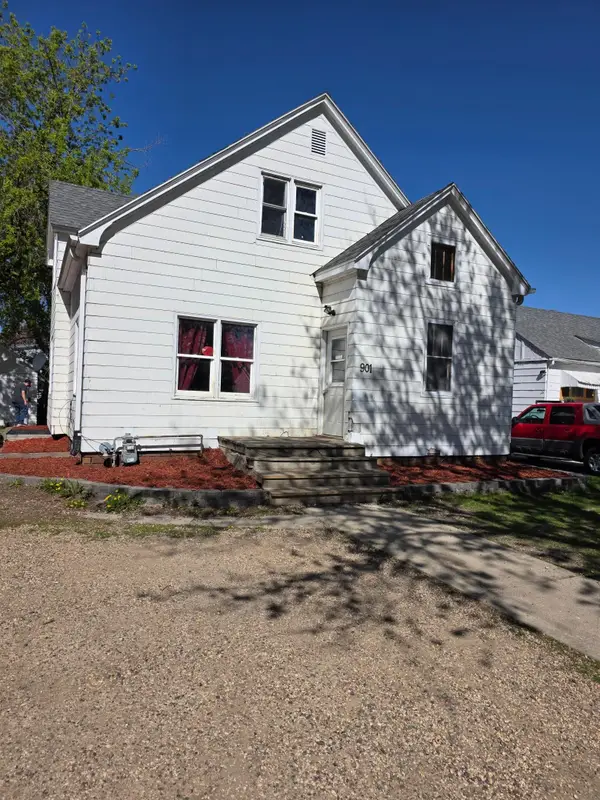 901 Church Avenue, Worthington, MN 56187