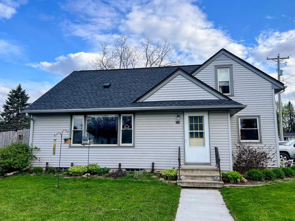 225 4th Street Sw, Pine Island, MN 55963 - #1