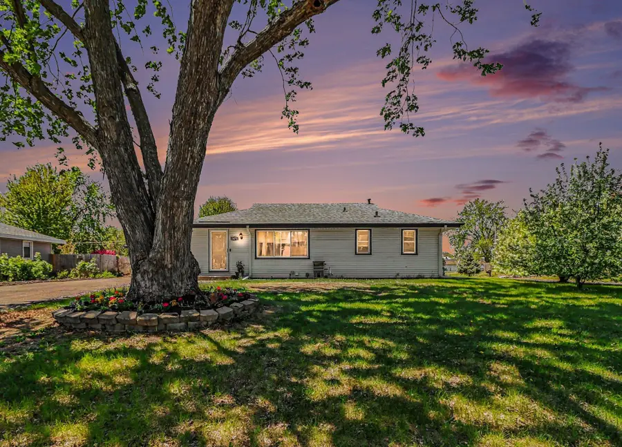 10572 7th Street Ne, Blaine, MN 55434 - #2