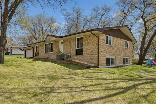 2002 Hillcrest Drive, Saint Cloud, MN 56303