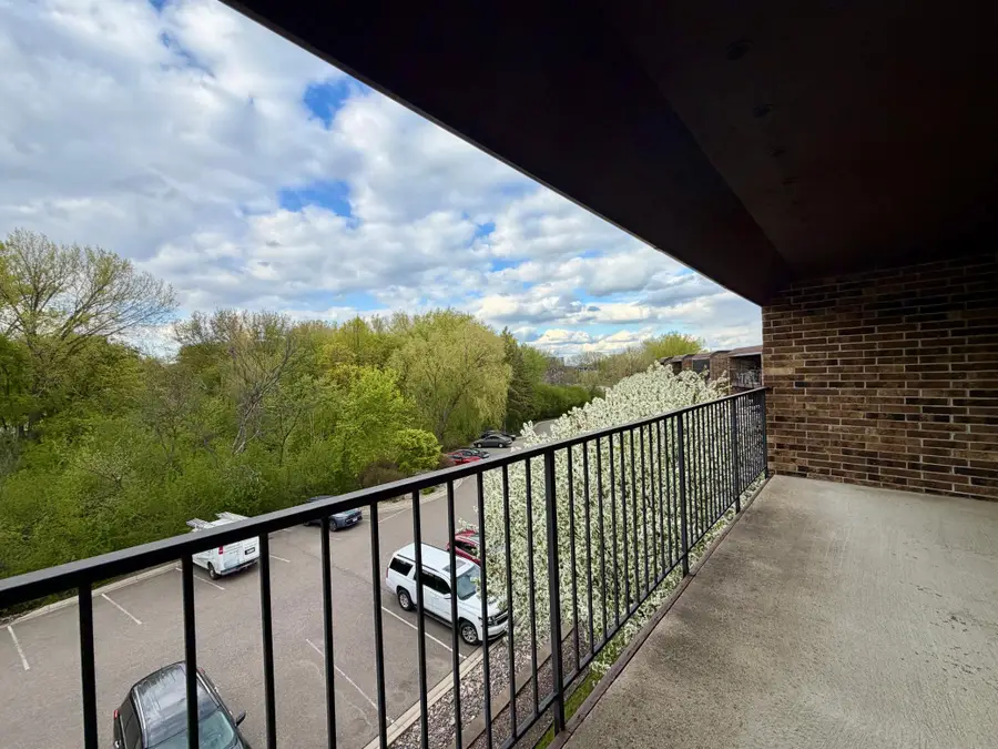 35 Nathan Lane N #325, Plymouth, MN 55441 - #3