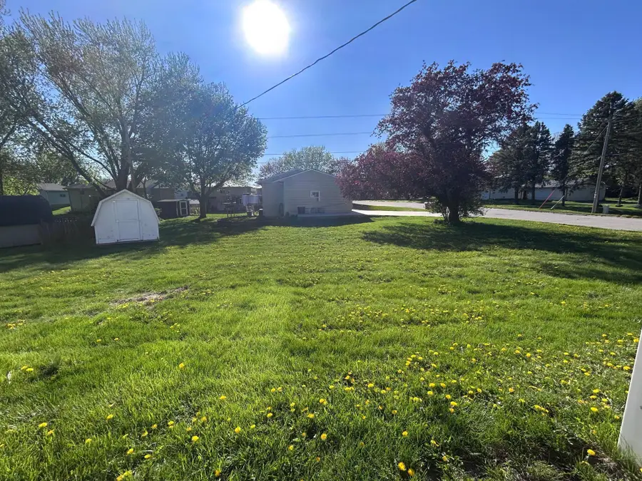 420 5th Street Sw, Plainview, MN 55964 - #3