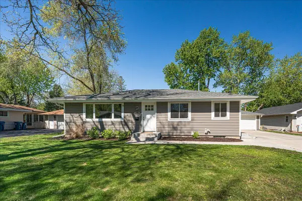 10016 Pillsbury Avenue S, Bloomington, MN 55420