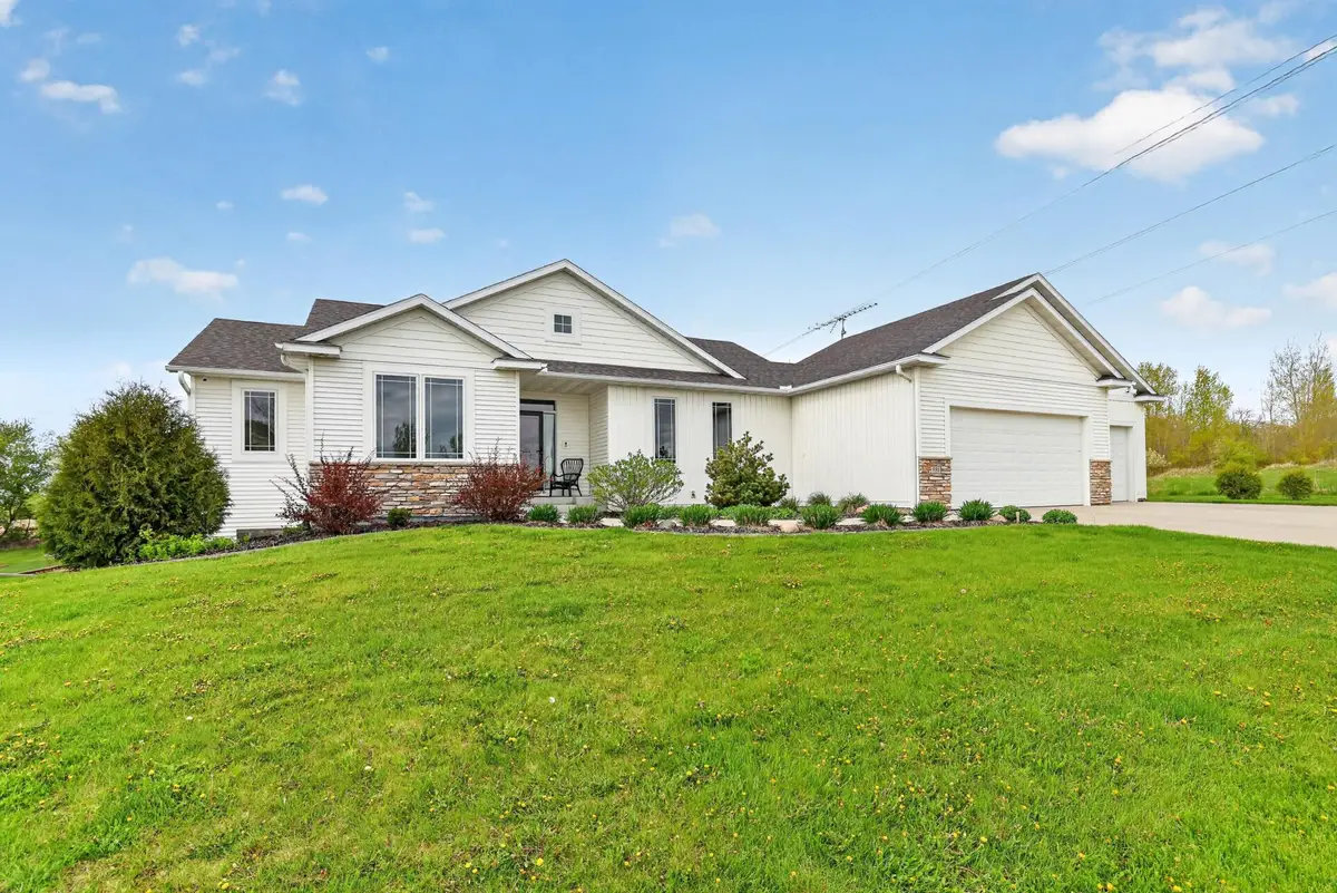 851 Willowmere Drive, Zumbrota, MN 55992 - #1