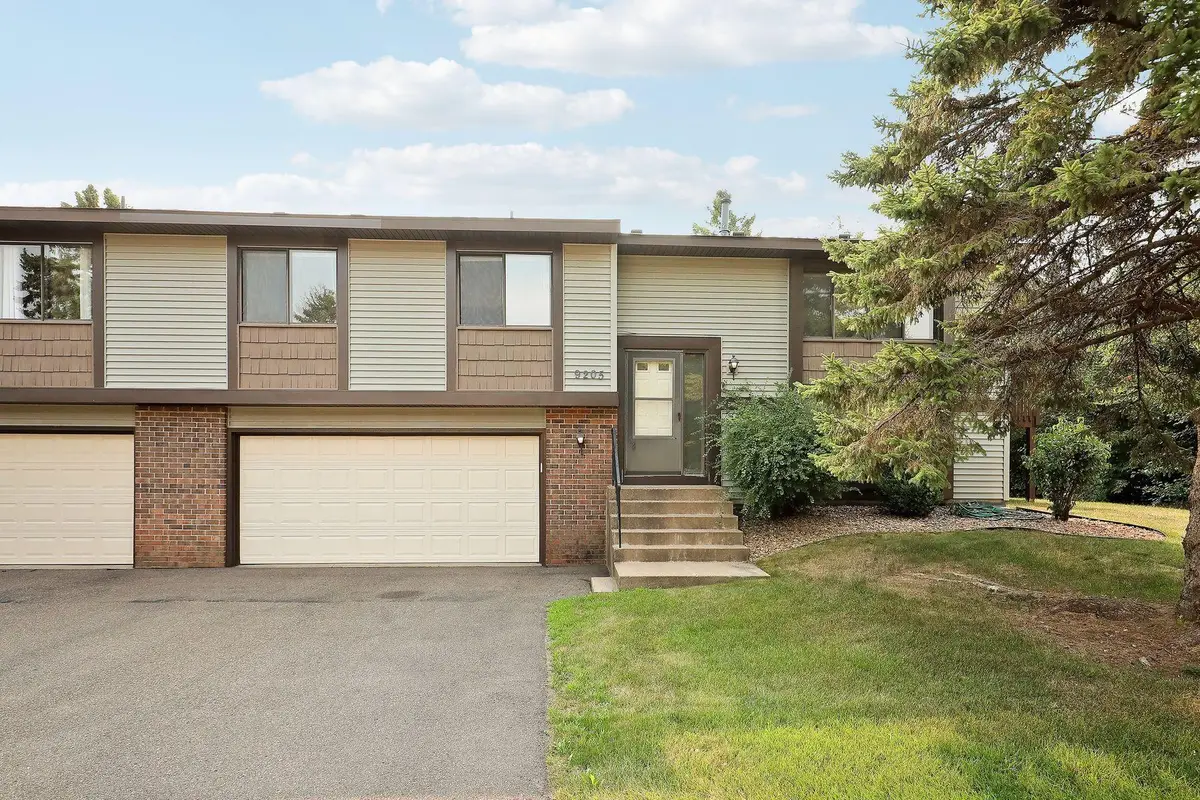 9205 Dartford Road, Woodbury, MN 55125 - #1