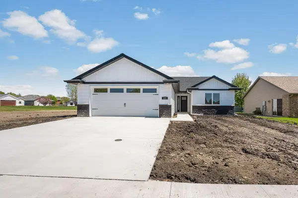 121 Copper Village Circle, Mankato, MN 56001