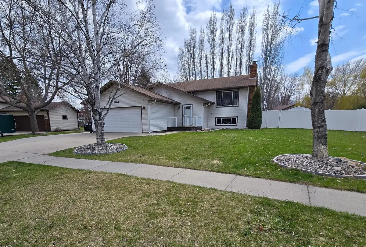 1831 Prairie Lane S, Fargo, ND 58103 - #1
