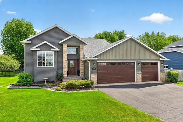1130 Hillside Road, Sauk Rapids, MN 56379