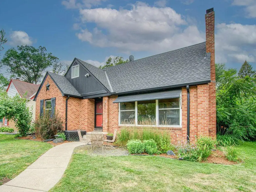 2011 Vincent Avenue N, Minneapolis, MN 55411 - #1