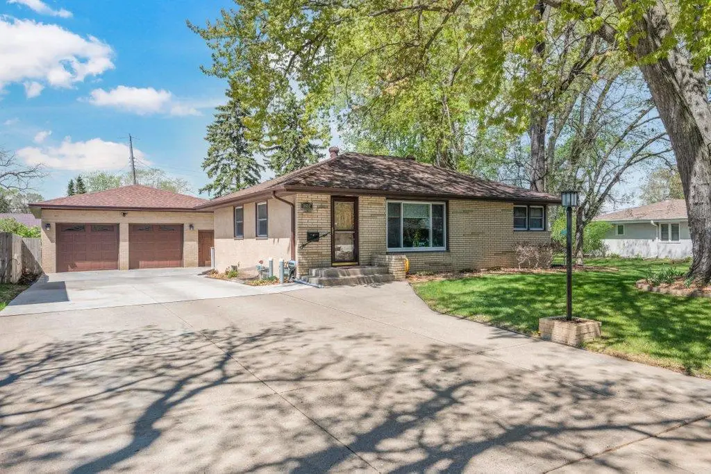 3632 Roosevelt Street Ne, Saint Anthony, MN 55418 - #1