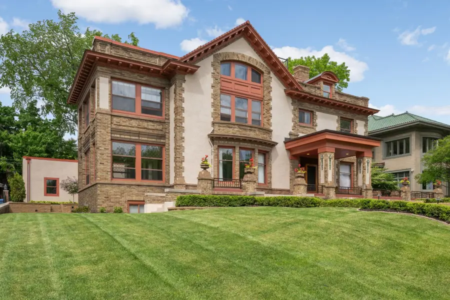 2224 W Lake Of The Isles Parkway, Minneapolis, MN 55405 - #3