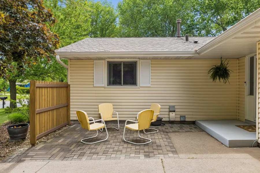 6232 Birchwood Road, Woodbury, MN 55125 - #2