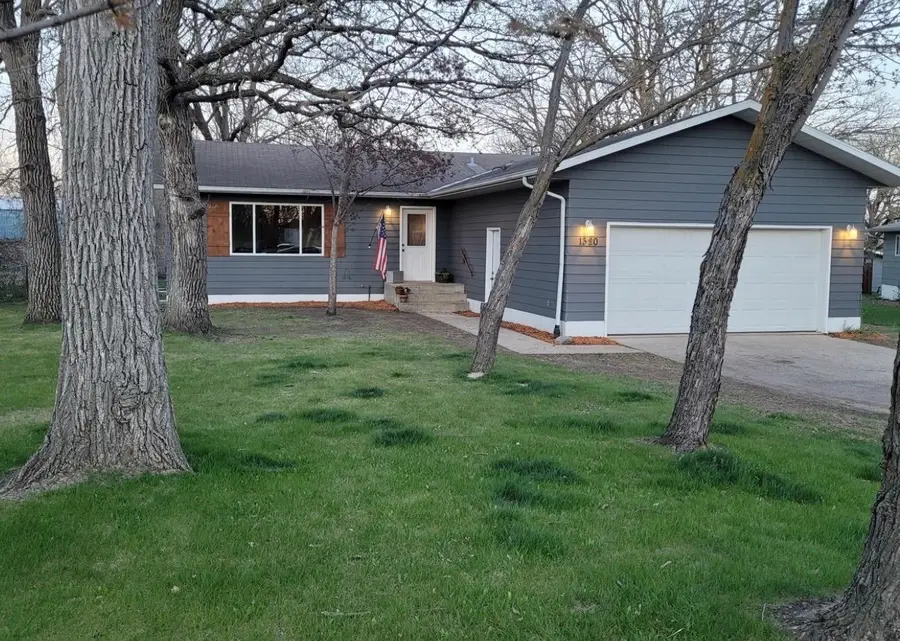 1320 Lori Avenue, Detroit Lakes, MN 56501 - #2