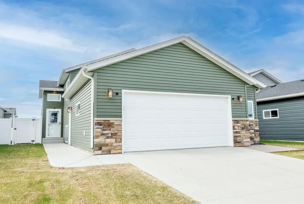 6762 69th Avenue S, Horace, ND 58047 - #1
