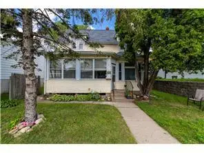 131 Delos Street E, Saint Paul, MN 55107