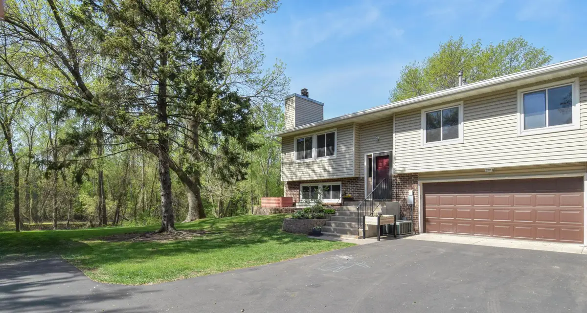 910 94th Avenue Ne, Blaine, MN 55434 - #1
