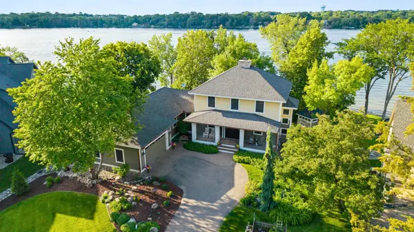 5488 Fairlawn Shores Trail Se, Prior Lake, MN 55372