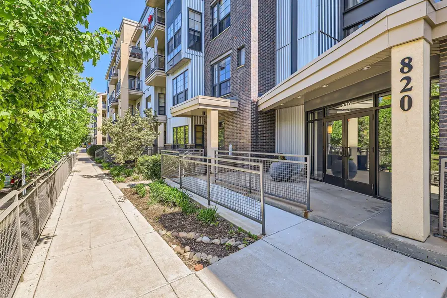 820 Emerald Street #402, Saint Paul, MN 55114 - #2