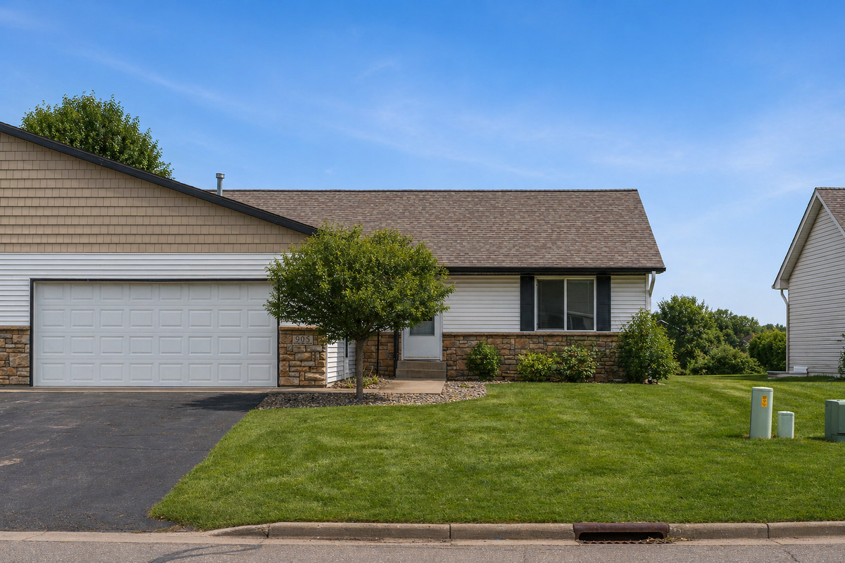 905 W Ridge Court, New Richmond, WI 54017 - #1
