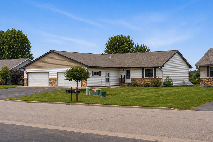 905 W Ridge Court, New Richmond, WI 54017 - #2