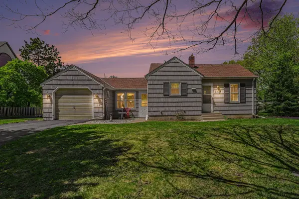 2233 Stewart Avenue, Saint Paul, MN 55116