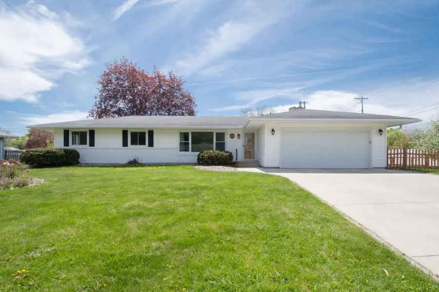 2403 Inca Lane, New Brighton, MN 55112 - #2
