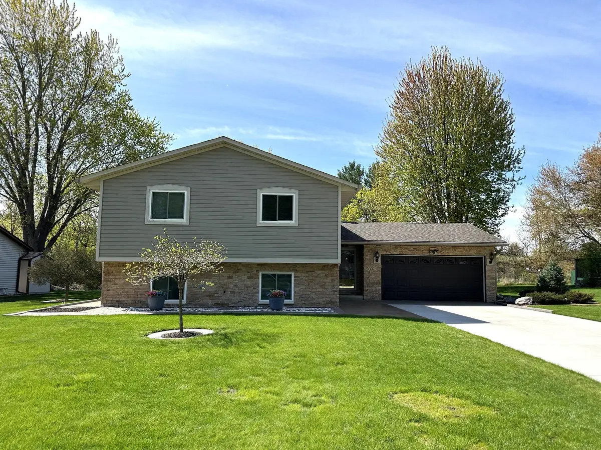 446 Hawes Avenue, Vadnais Heights, MN 55127 - #1