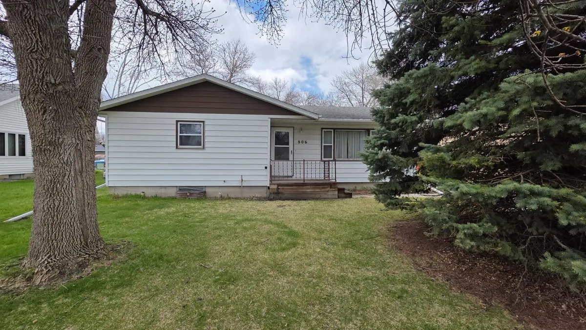 806 N 29 Street N, Fargo, ND 58102 - #1
