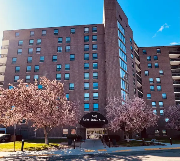 6615 Lake Shore Drive S #803, Richfield, MN 55423