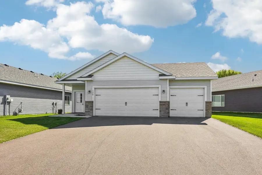 126 9th Avenue Ne, Isanti, MN 55040 - #3