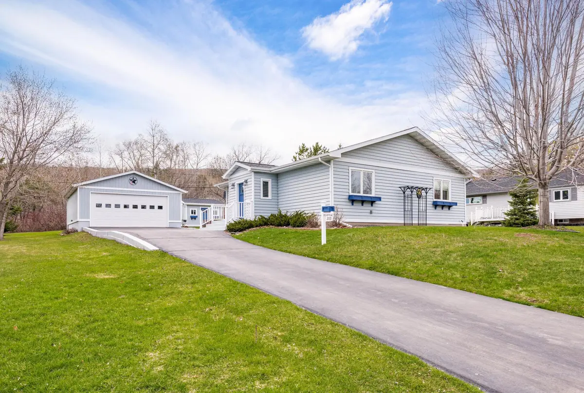209 90th Avenue W, Duluth, MN 55808 - #1
