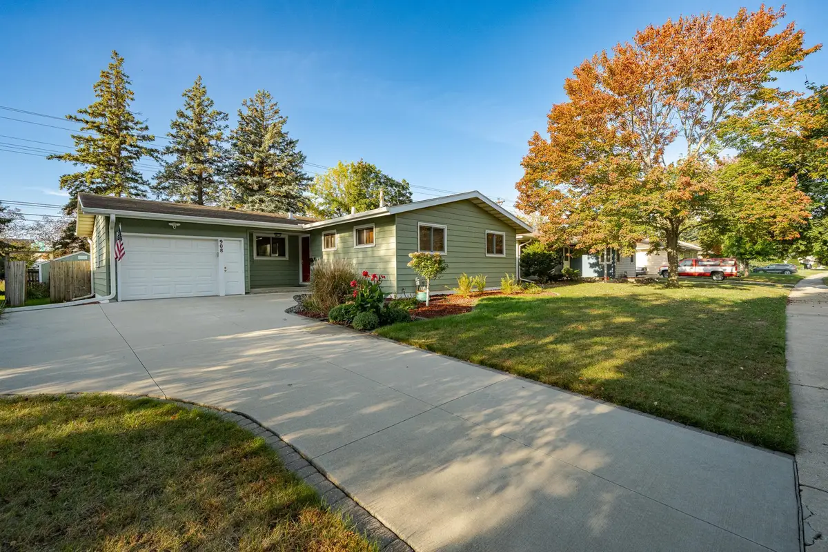 908 11 1/2 Street Sw, Rochester, MN 55902 - #1