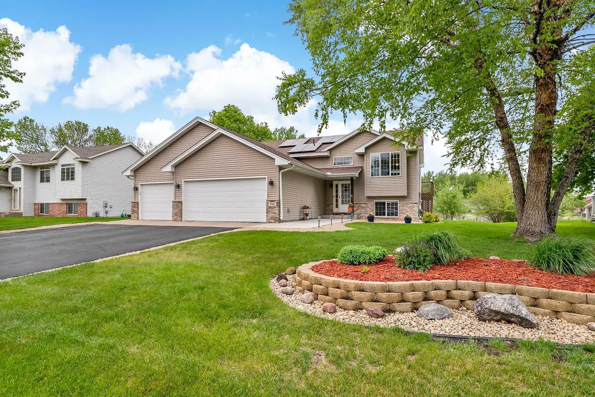 753 103rd Avenue Ne, Blaine, MN 55434 - #1
