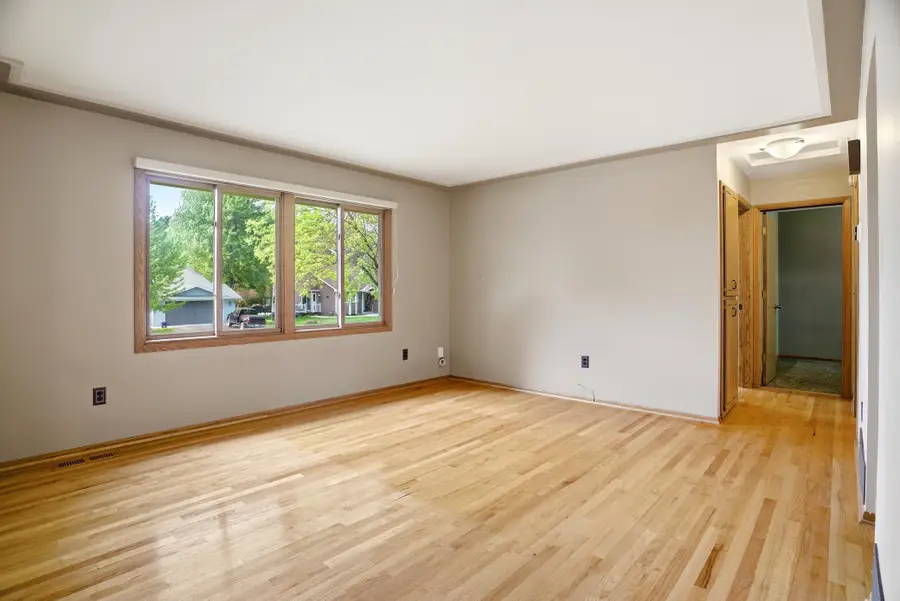 6040 111th Avenue N, Champlin, MN 55316 - #3