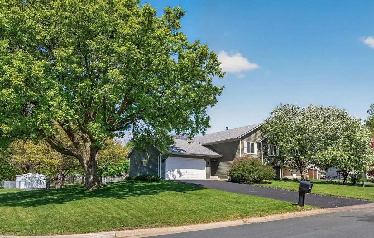 101 Mitchells Court, Mahtomedi, MN 55115 - #1
