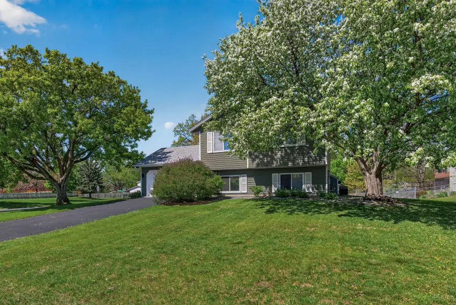 101 Mitchells Court, Mahtomedi, MN 55115 - #2