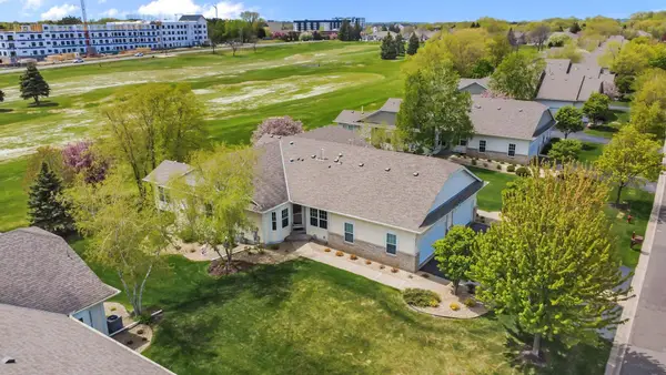 551 Holly Lane N, Oakdale, MN 55128