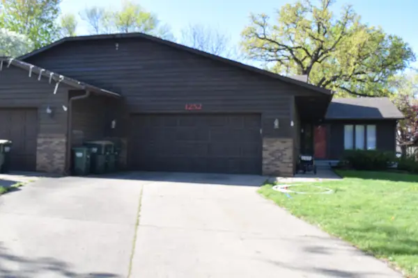 1252 Rolling Oaks Lane Nw, Hutchinson, MN 55350