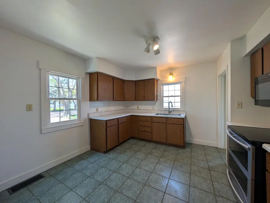 160 10th Street, Tracy, MN 56175 - #2