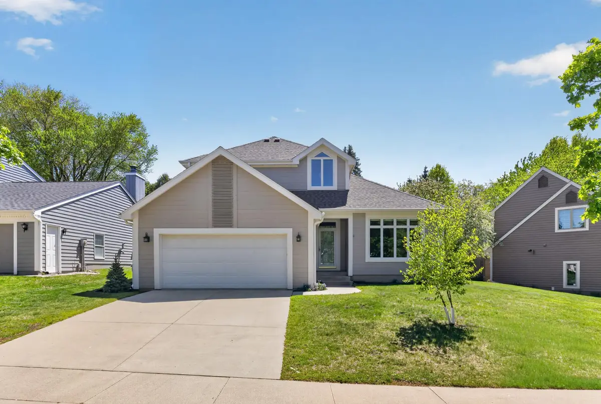 1052 Foxcroft Circle Sw, Rochester, MN 55902 - #1