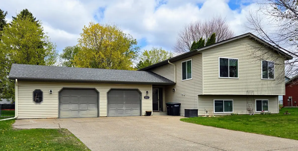 1017 4th Avenue Ne, Little Falls, MN 56345 - #1